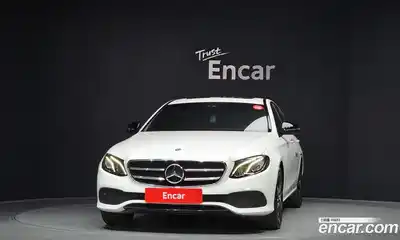 Mercedes-Benz E-Class 2020 2.0 гидро в Москве № 2054392, миниатюра 3
