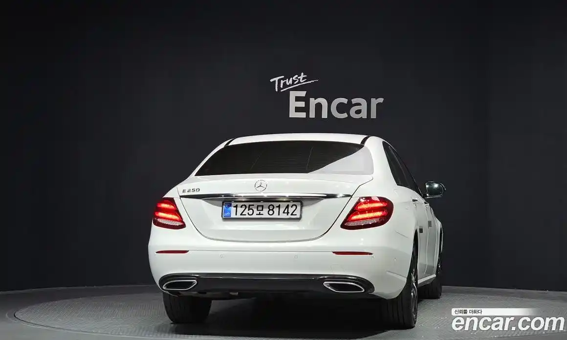 Mercedes-Benz E-Class 2020 2.0 гидро в Москве № 2054392, фото 4