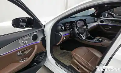 Mercedes-Benz E-Class 2020 2.0 гидро в Москве № 2054392, миниатюра 10