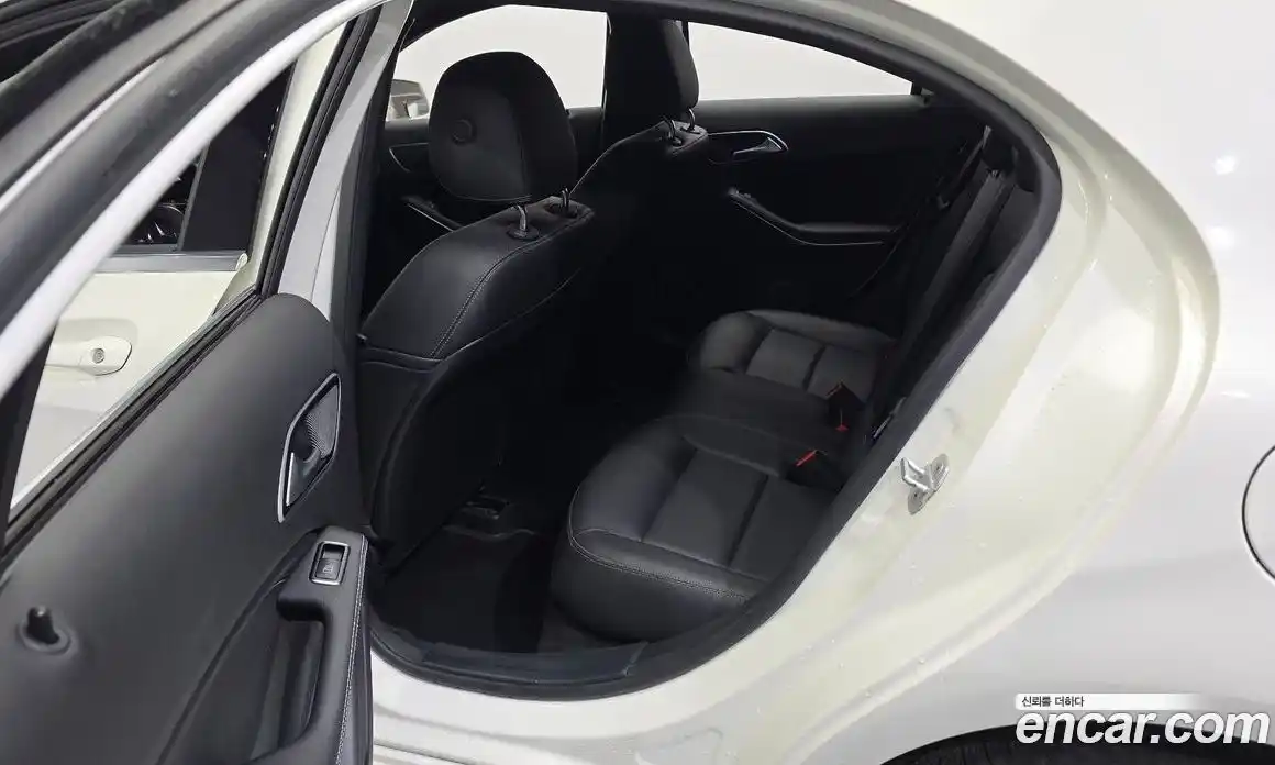 Mercedes-Benz A-Class 2017 1.6 гидро в Москве № 2054576, фото 11