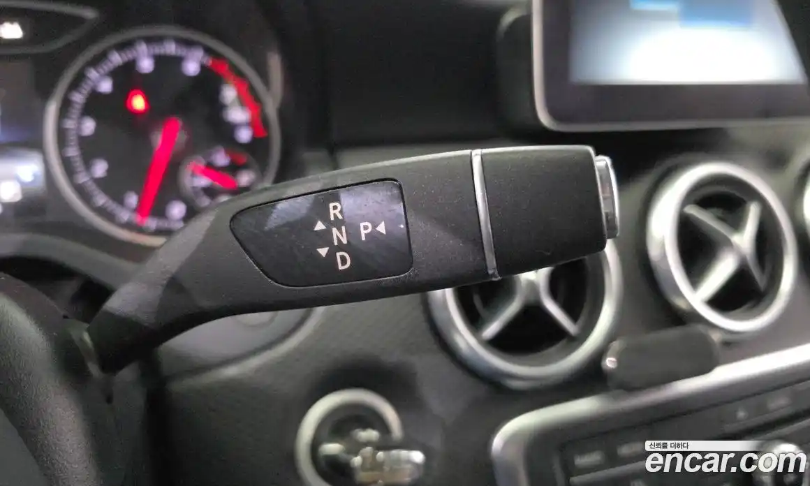Mercedes-Benz A-Class 2017 1.6 гидро в Москве № 2054576, фото 9
