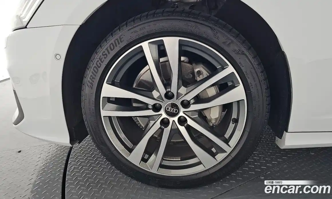 Audi A6 2023 2.0 гидро в Москве № 2055171, фото 4