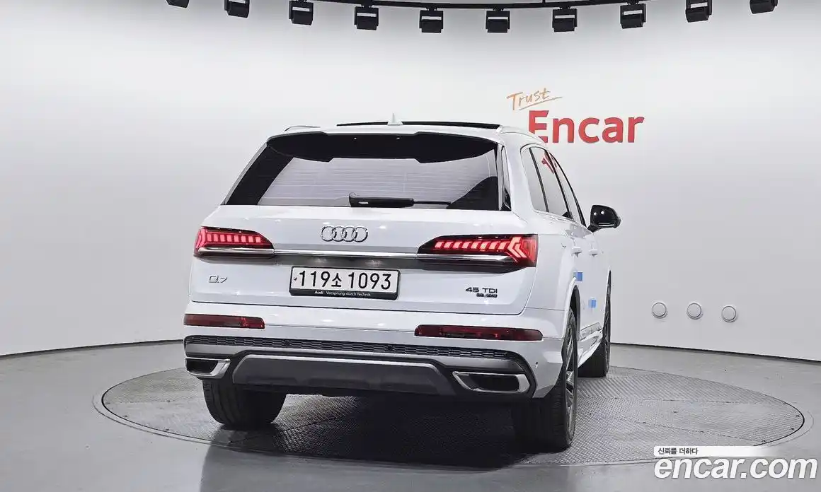 Audi Q7 2021 3.0 гидро в Москве № 2056699, фото 4