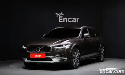Volvo V90, 2022