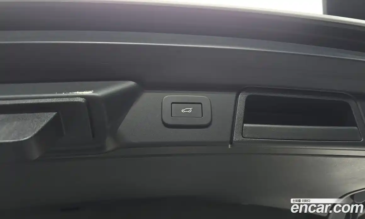 Land Rover Range-Rover Velar 2023 2.0 гидро в Москве № 2058787, фото 25