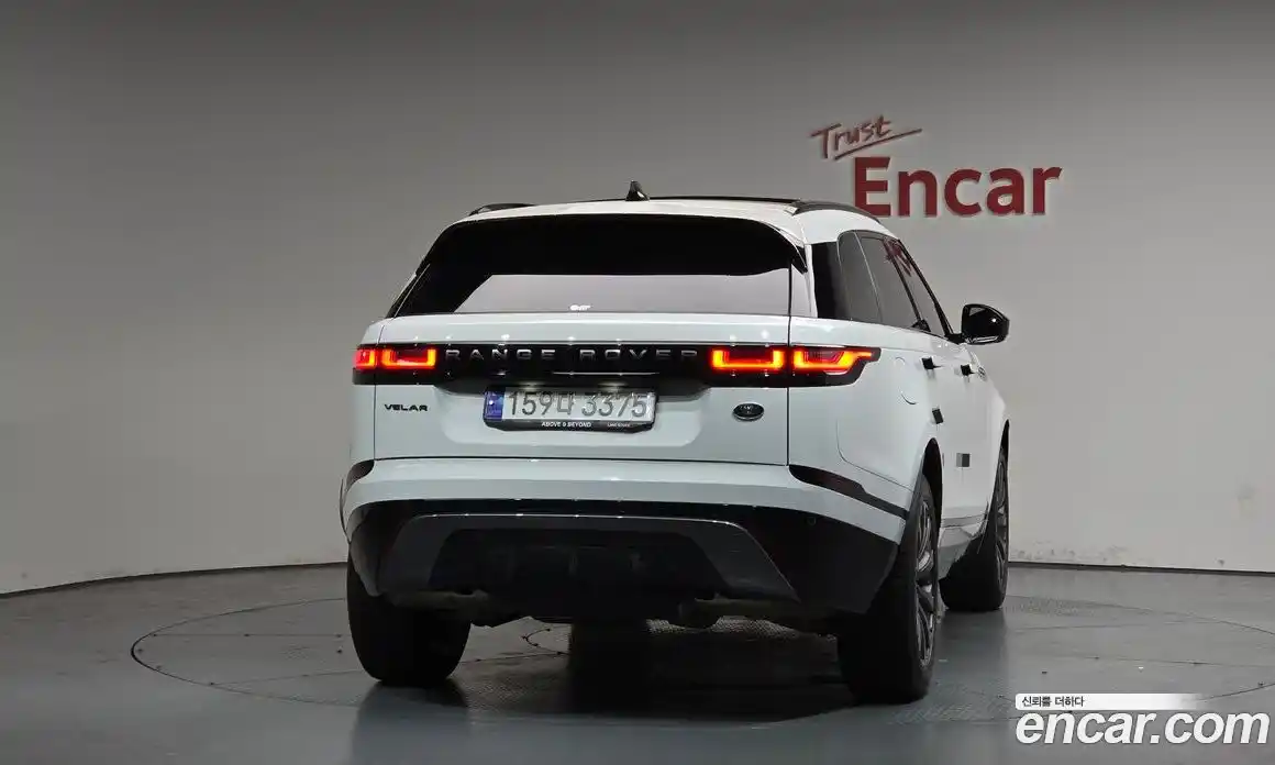 Land Rover Range-Rover Velar 2023 2.0 гидро в Москве № 2058787, фото 3