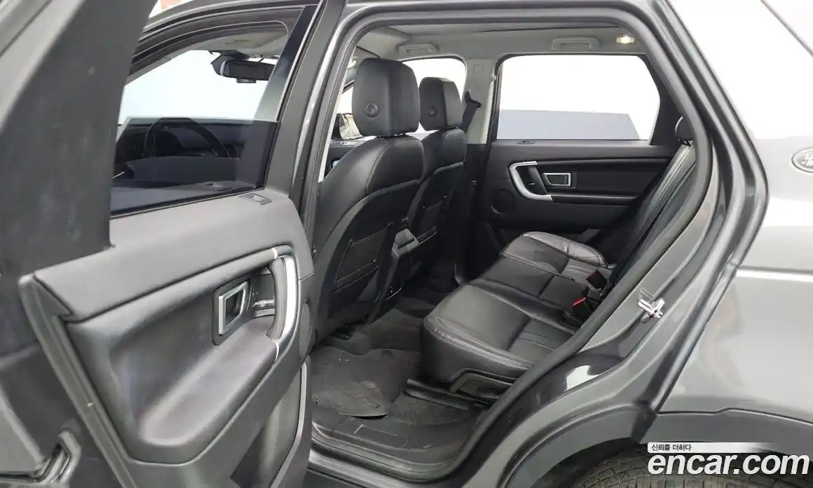 Land Rover Discovery Sport 2018 2.0 гидро в Москве № 2058806, фото 17