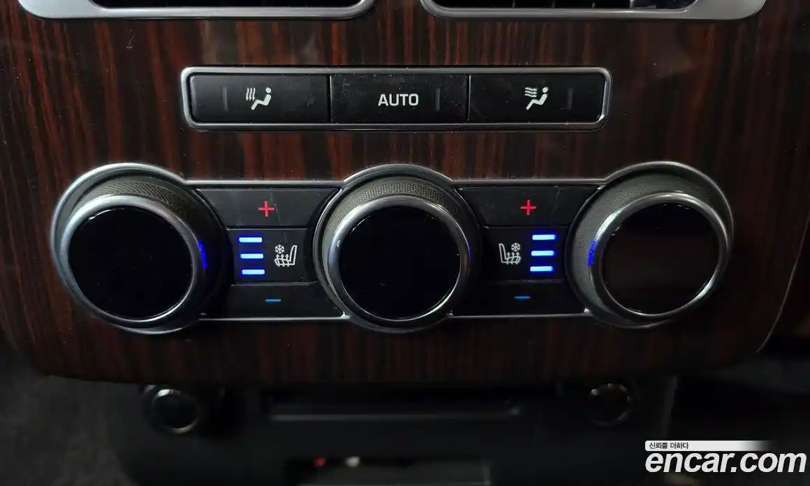 Land Rover Range-Rover 2015 4.4 гидро в Москве № 2058865, фото 18