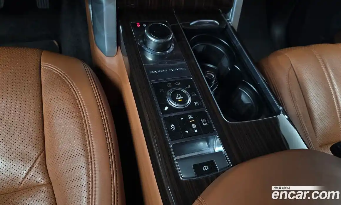 Land Rover Range-Rover 2015 4.4 гидро в Москве № 2058865, фото 9