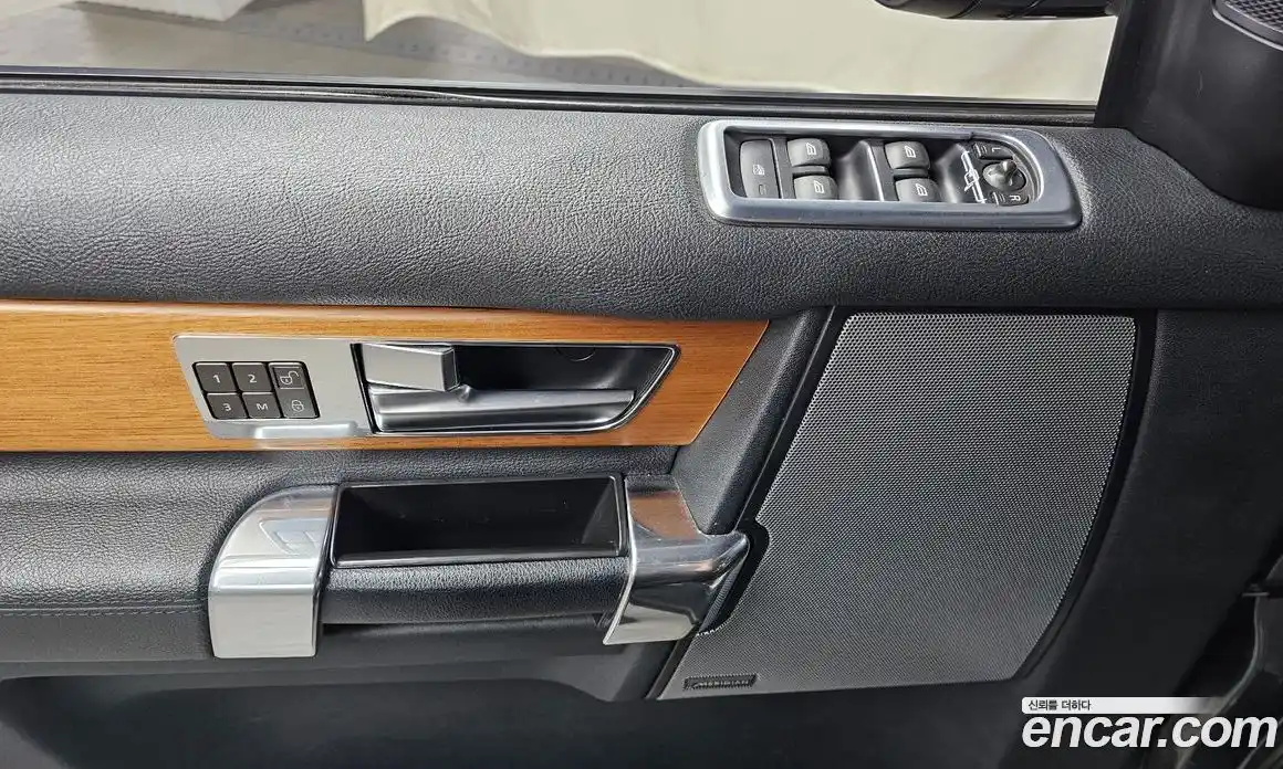 Land Rover Discovery 2015 3.0 гидро в Москве № 2059063, фото 14