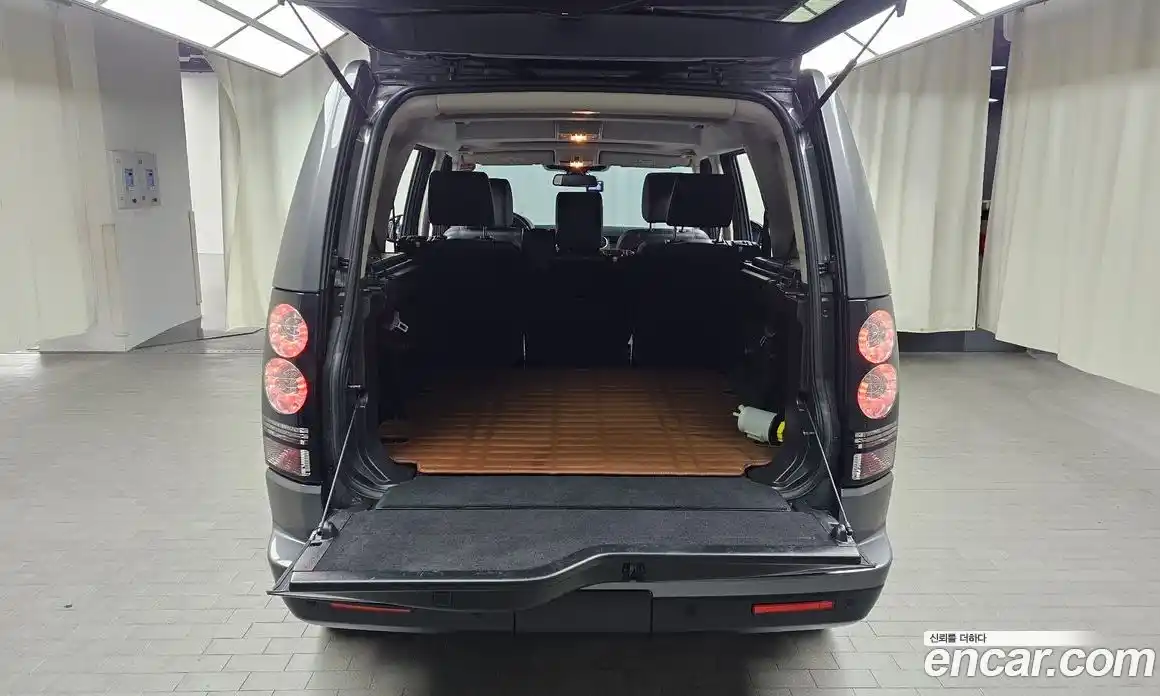 Land Rover Discovery 2015 3.0 гидро в Москве № 2059063, фото 20