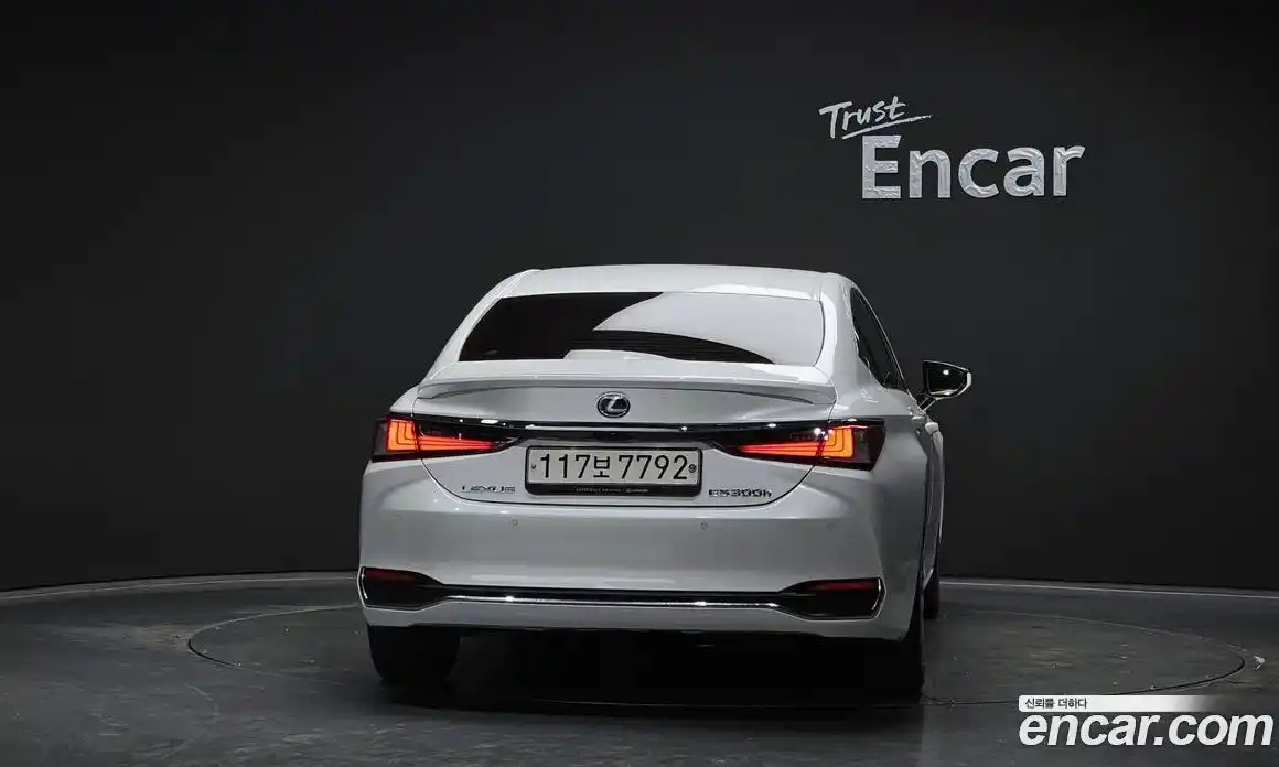 Lexus ES 2021 2.5 гидро в Москве № 2060115, фото 4