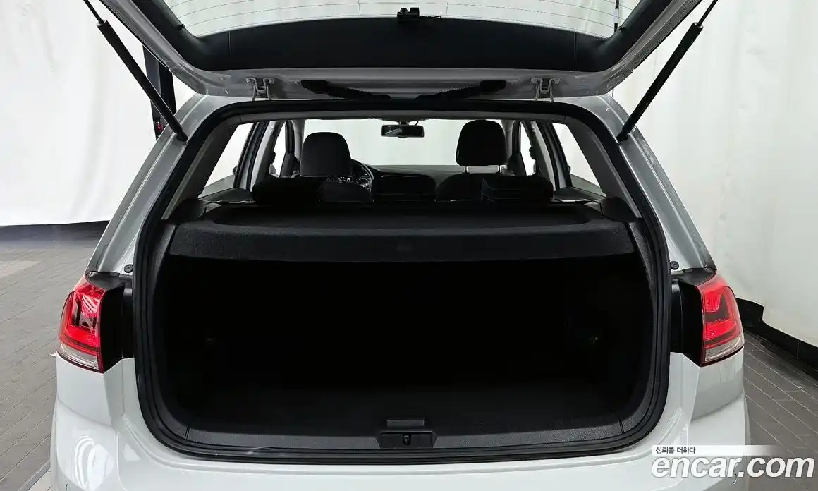 Volkswagen Golf 2014 1.6 гидро в Москве № 2060264, фото 25