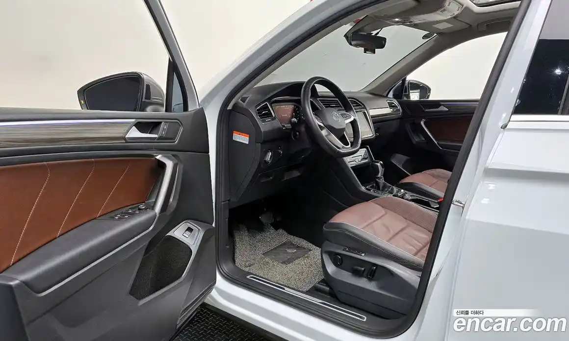 Volkswagen Tiguan 2023 2.0 гидро в Москве № 2060357, фото 12