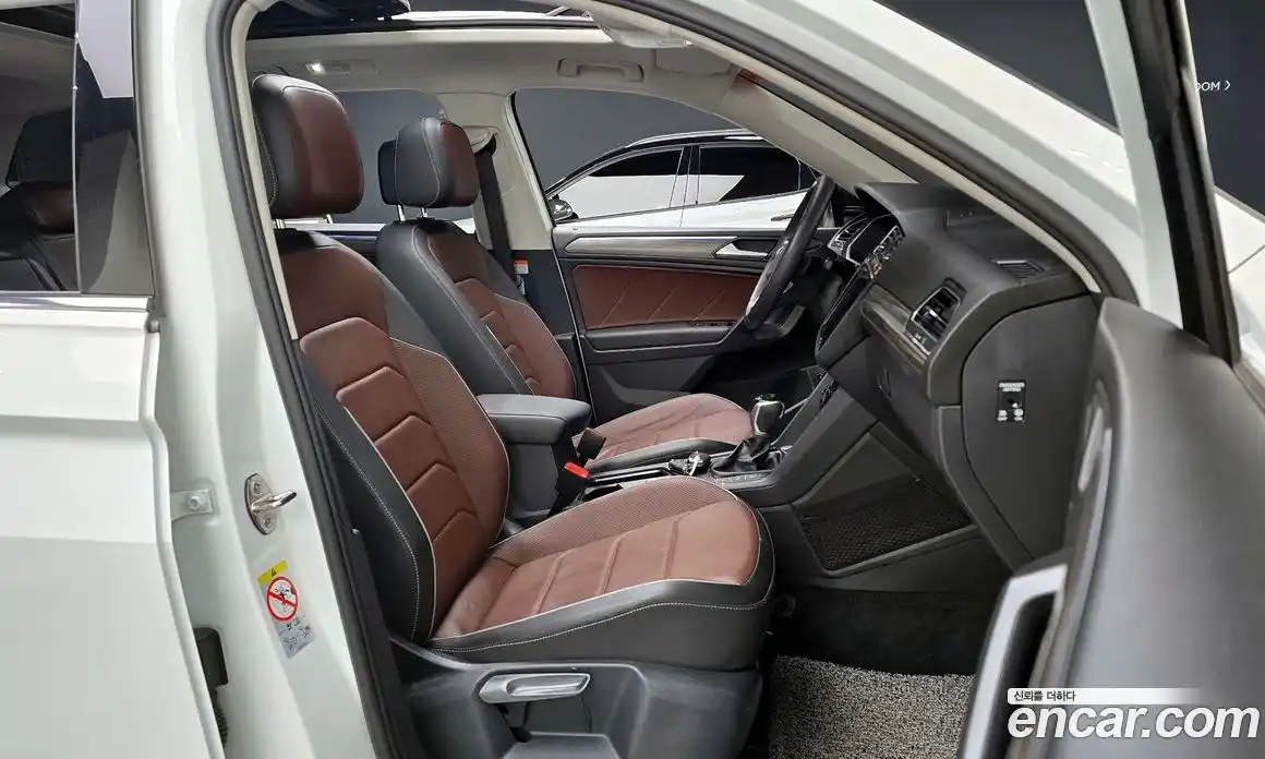 Volkswagen Tiguan 2023 2.0 гидро в Москве № 2060357, фото 15