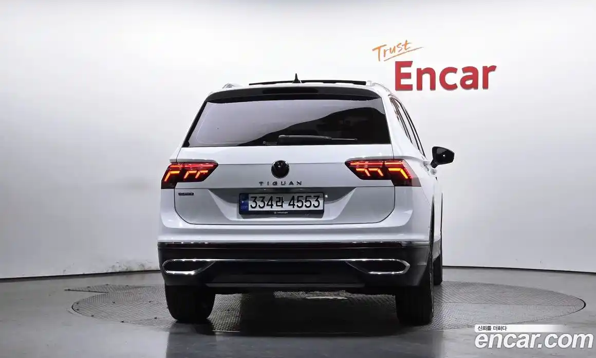 Volkswagen Tiguan 2023 2.0 гидро в Москве № 2060357, фото 3