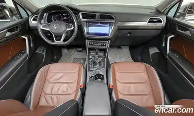 Volkswagen Tiguan 2023 2.0 гидро в Москве № 2060357, миниатюра 9