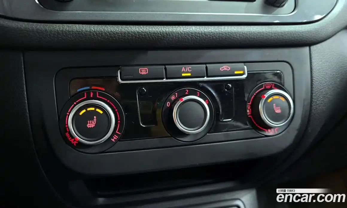 Volkswagen Tiguan 2014 2.0 гидро в Москве № 2060799, фото 15