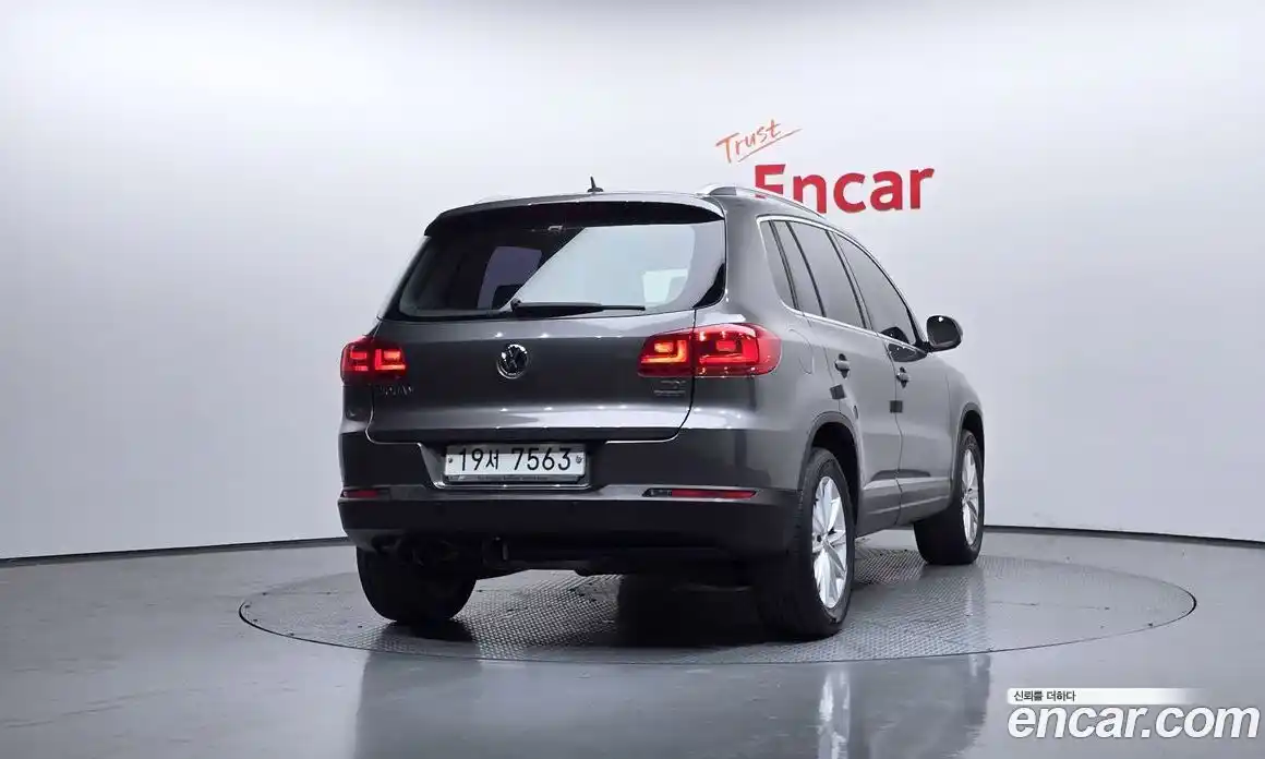 Volkswagen Tiguan 2014 2.0 гидро в Москве № 2060799, фото 4