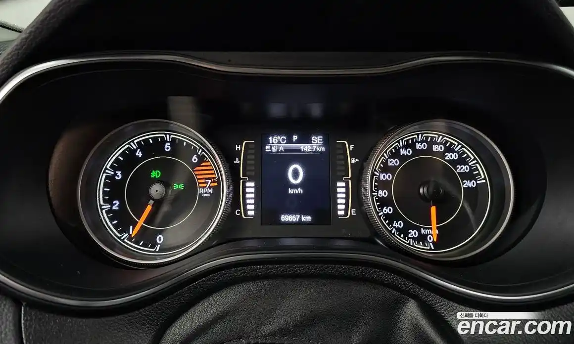 Jeep Cherokee 2019 2.4 гидро в Москве № 2061424, фото 11