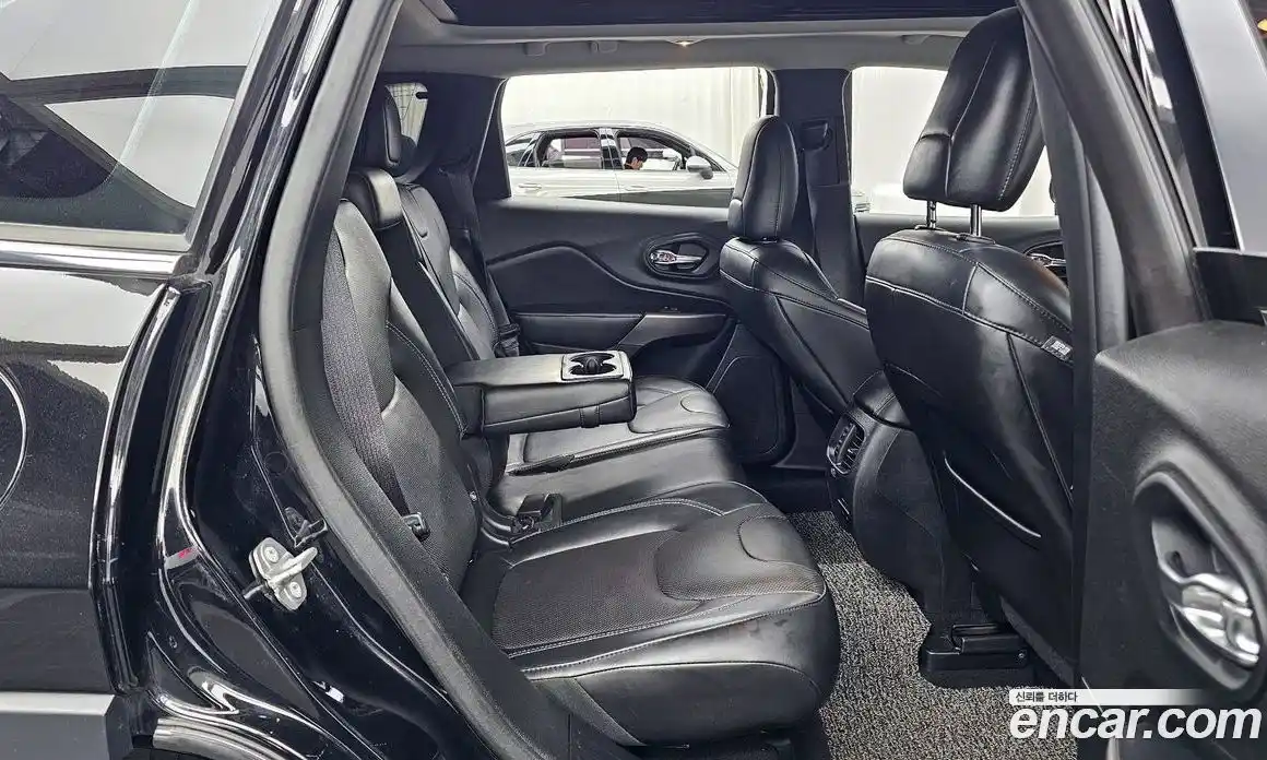 Jeep Cherokee 2019 2.4 гидро в Москве № 2061424, фото 18