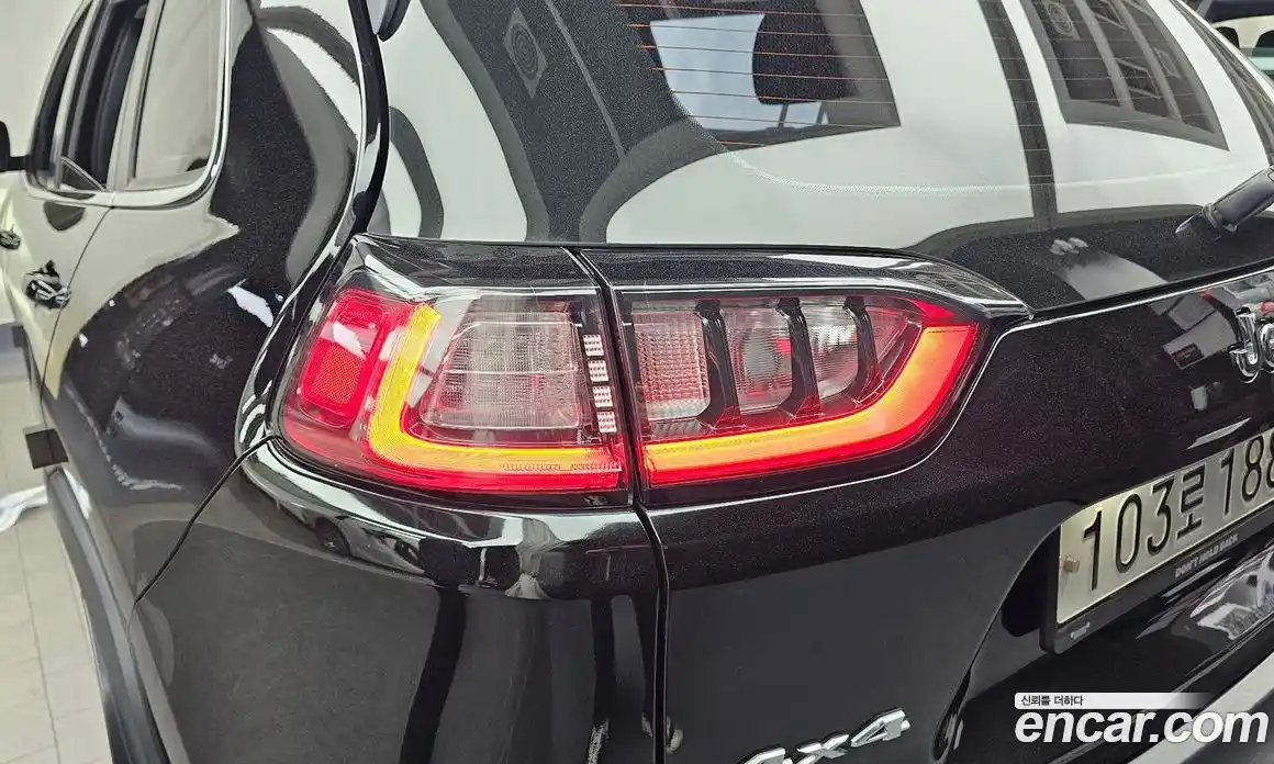 Jeep Cherokee 2019 2.4 гидро в Москве № 2061424, фото 9