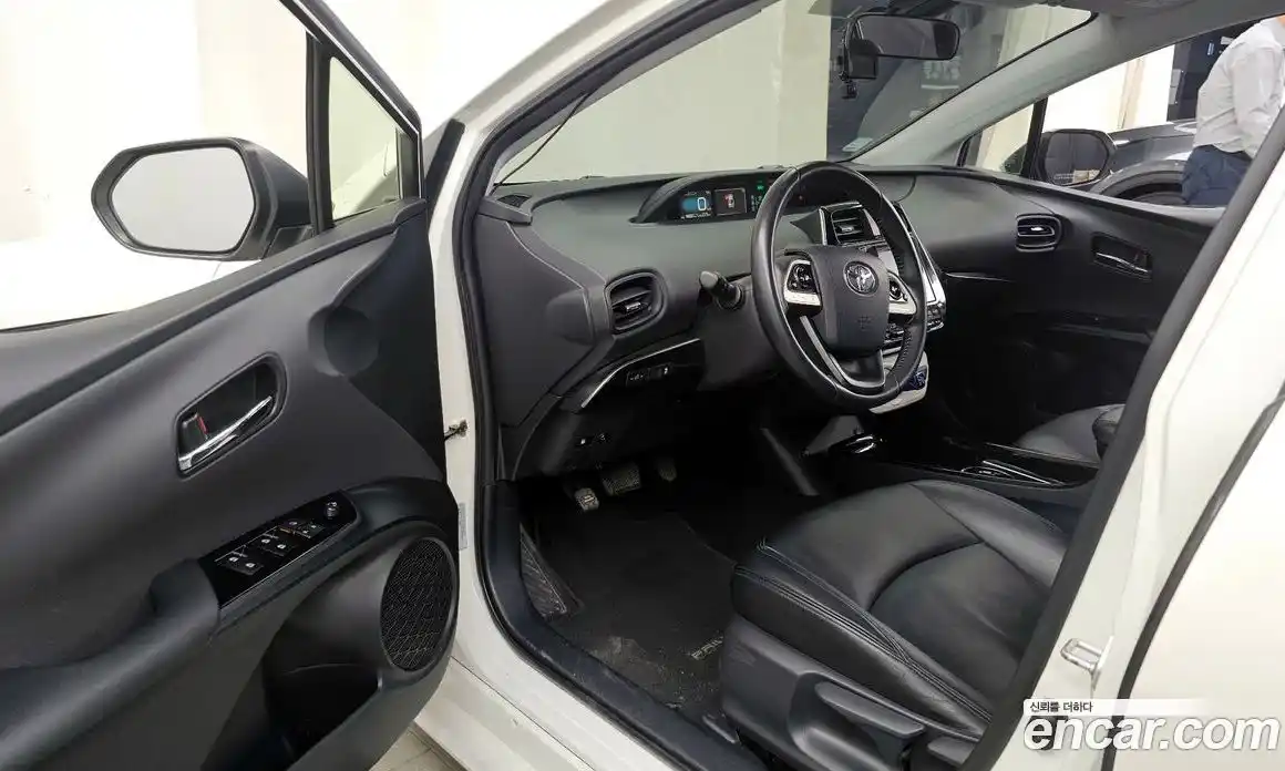 Toyota Prius 2018 1.8 гидро в Москве № 2062123, фото 13
