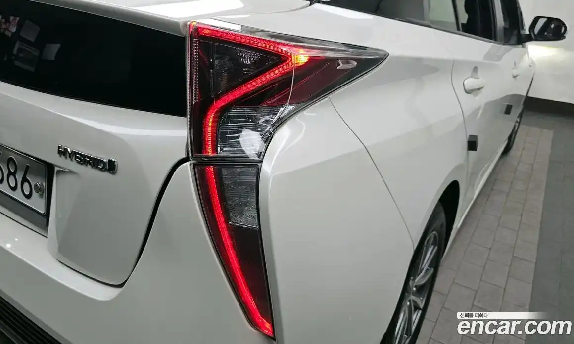 Toyota Prius 2018 1.8 гидро в Москве № 2062123, фото 9