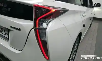 Toyota Prius 2018 1.8 гидро в Москве № 2062123, миниатюра 9