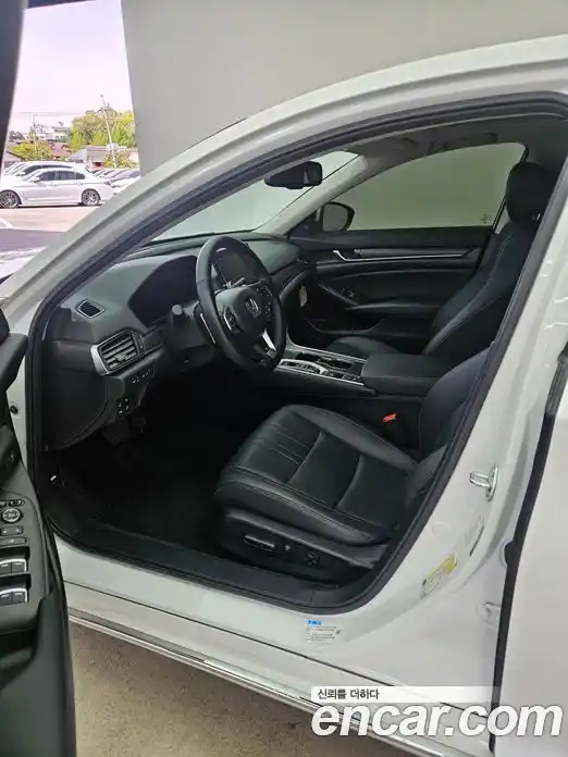 Honda Accord 2022 2.0 вариатор в Москве № 2062457, фото 18