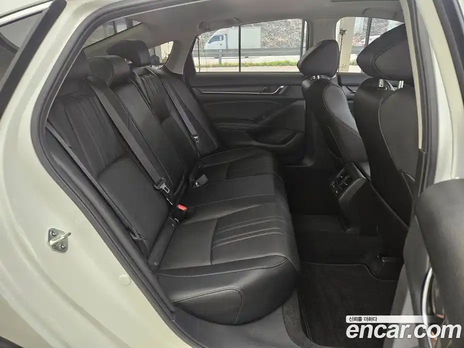 Honda Accord 2022 2.0 вариатор в Москве № 2062457, фото 7