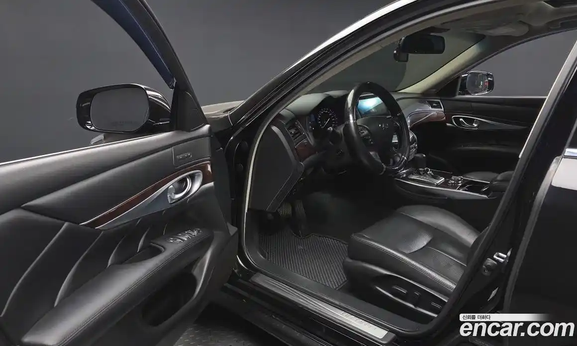 Infiniti Q70 2017 3.7 гидро в Москве № 2065108, фото 13