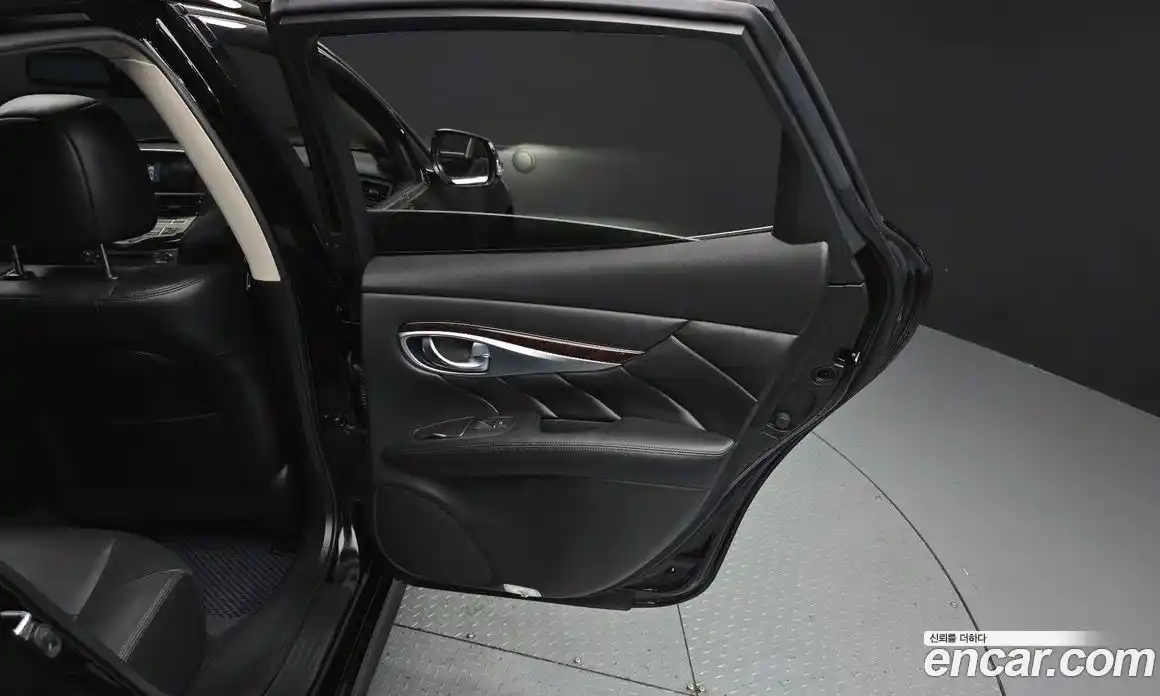 Infiniti Q70 2017 3.7 гидро в Москве № 2065108, фото 15