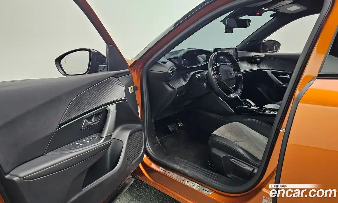 Peugeot 2008 2020 0.1 гидро в Москве, фото 13