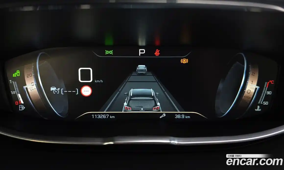 Peugeot 5008 2019 1.5 гидро в Москве, фото 10