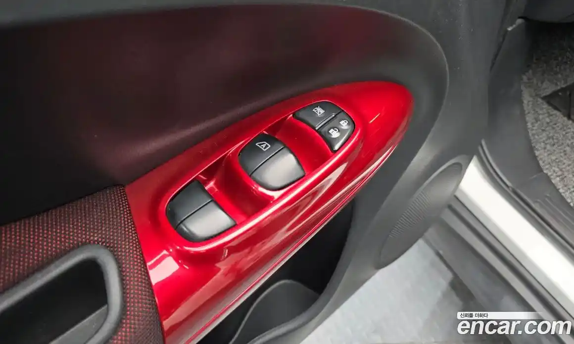 Nissan Juke 2015 1.6 гидро в Москве № 2065524, фото 15