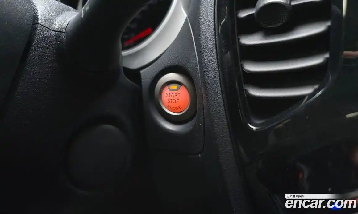 Nissan Juke 2015 1.6 гидро в Москве № 2065524, фото 19