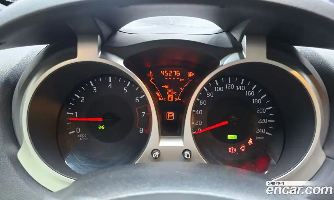 Nissan Juke 2015 1.6 гидро в Москве № 2065524, фото 8