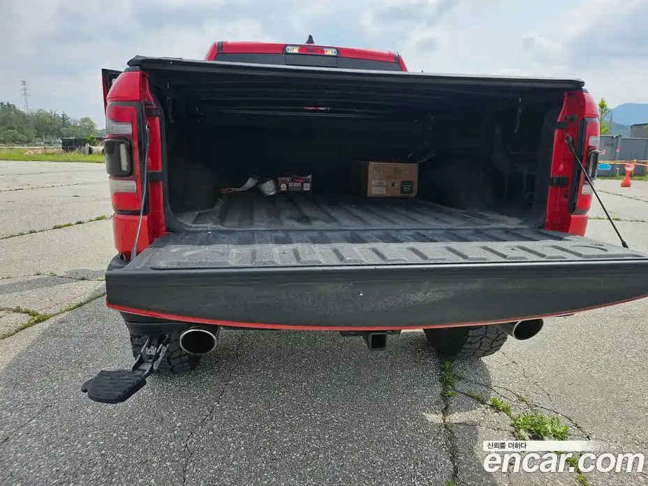 Dodge Ram Pick Up 2019 5.7 гидро в Москве № 2066058, фото 14