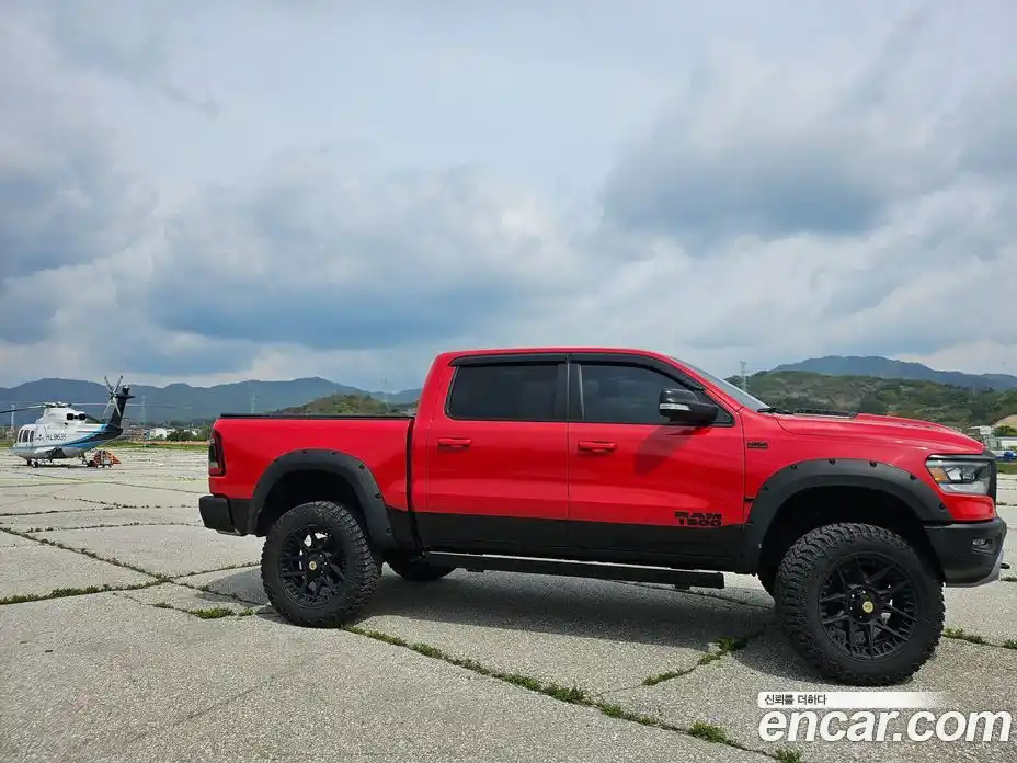 Dodge Ram Pick Up 2019 5.7 гидро в Москве № 2066058, фото 3
