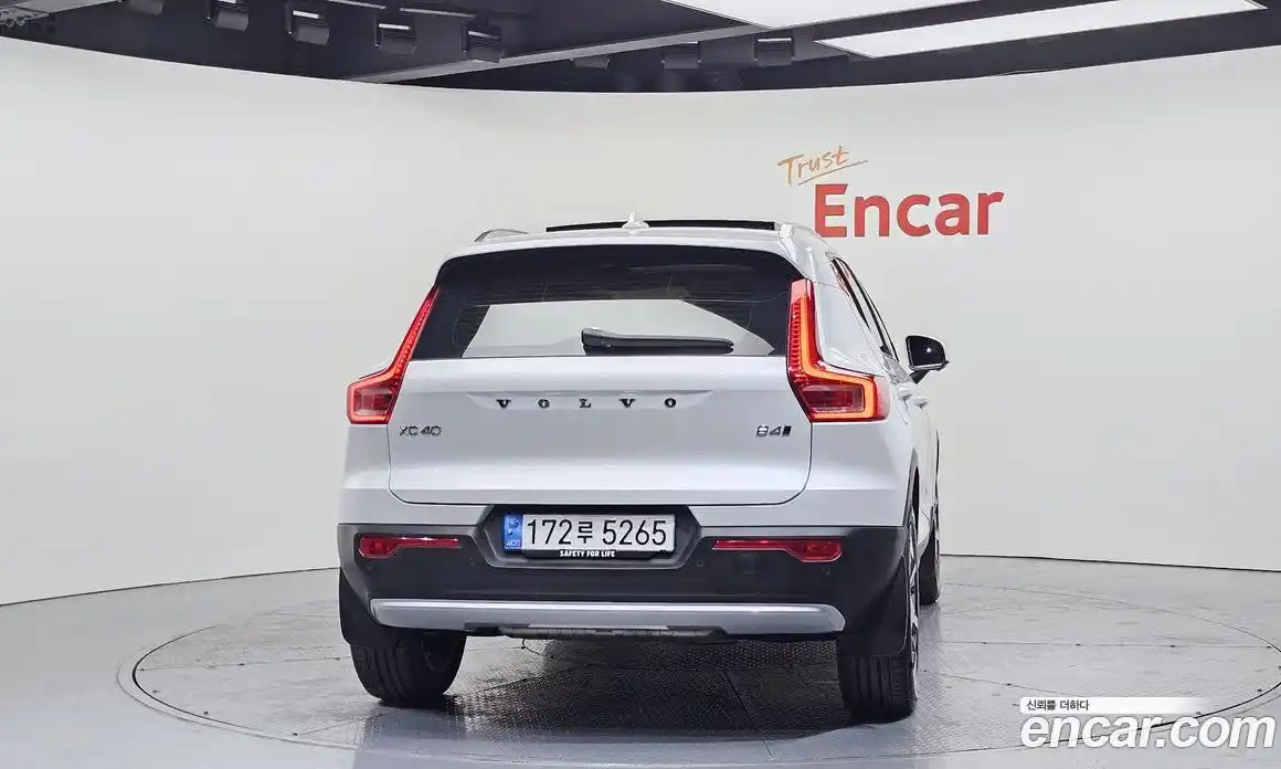 Volvo XC40 2023 2.0 гидро в Москве № 212837, фото 4