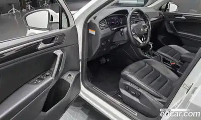 Volkswagen Tiguan 2022 2.0 гидро в Москве № 214978, миниатюра 11