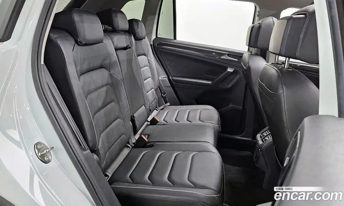 Volkswagen Tiguan 2022 2.0 гидро в Москве № 214978, фото 12