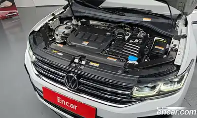 Volkswagen Tiguan 2022 2.0 гидро в Москве № 214978, миниатюра 6