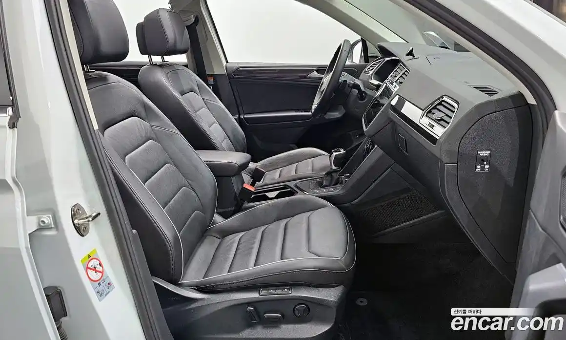 Volkswagen Tiguan 2022 2.0 гидро в Москве № 214978, фото 10