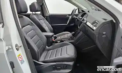 Volkswagen Tiguan 2022 2.0 гидро в Москве № 214978, миниатюра 10
