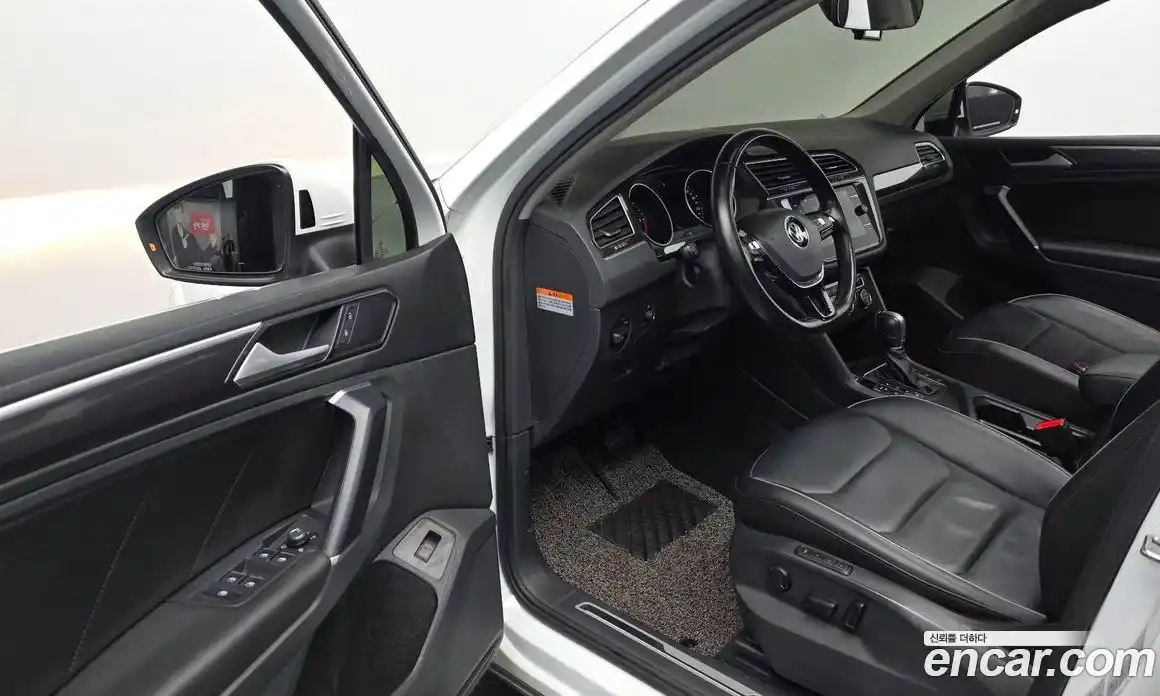 Volkswagen Tiguan 2018 2.0 гидро в Москве № 232177, фото 11