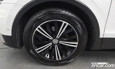 Volkswagen Tiguan 2018 2.0 гидро в Москве № 232177, миниатюра 4