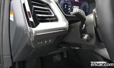 Audi Q4 e-tron 2023 0.2 гидро в Москве № 244486, миниатюра 12