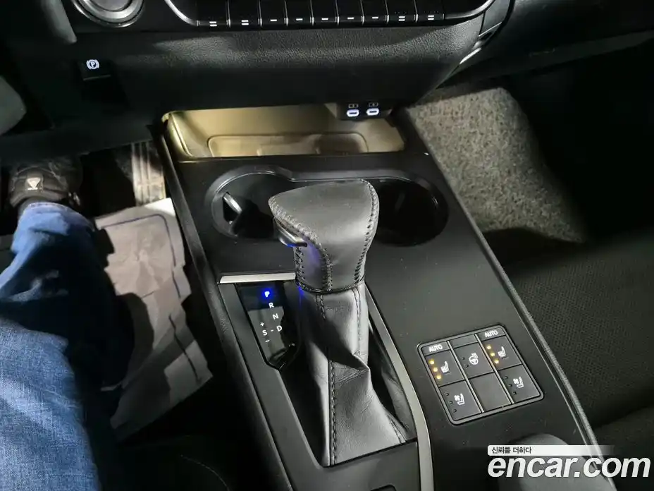 Lexus UX 2023 2.0 гидро в Москве № 254345, фото 9